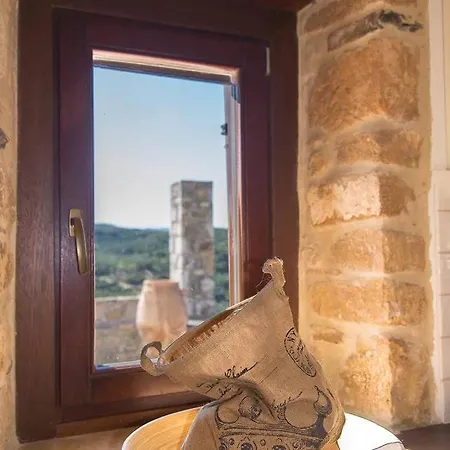 Дом отдыха The Old Cheese Hut Zou